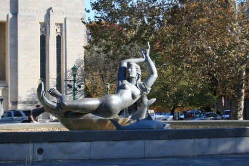 IU campus fountain